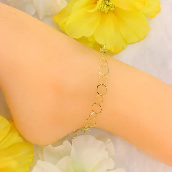 Minimalist Anklet, Sleek & Modern Design, Women’s Fashion, YC110393-A - Picture 3 of 10